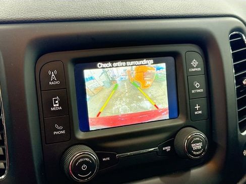 Used 2018 Jeep Compass Latitude w/ Cold Weather Group image 14