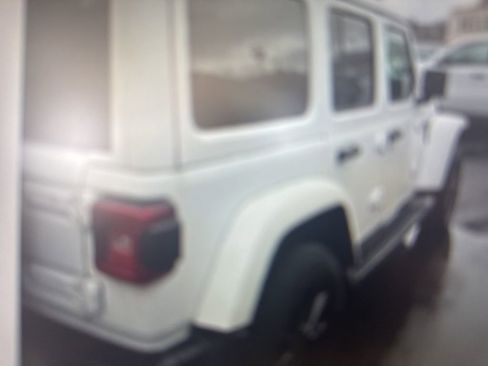 Used 2022 Jeep Wrangler Unlimited Sahara w/ Cold Weather Group image 3