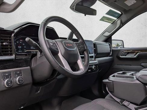 Used 2024 GMC Sierra 1500 Elevation AWD/4WD image 9