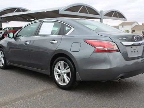 Used 2015 Nissan Altima 2.5 SL w/ Moonroof Package FWD image 6