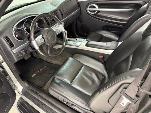 Used 2004 Chevrolet SSR w/ Preferred Equipment Group image 36