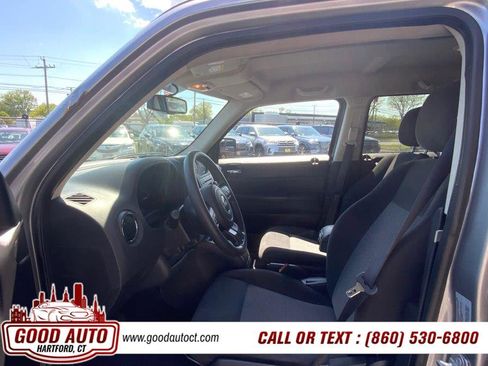 Used 2017 Jeep Patriot Sport w/ Power Value Group FWD image 11
