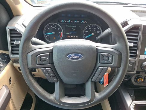 Used 2018 Ford F250 XLT w/ XLT Premium Package AWD/4WD image 19