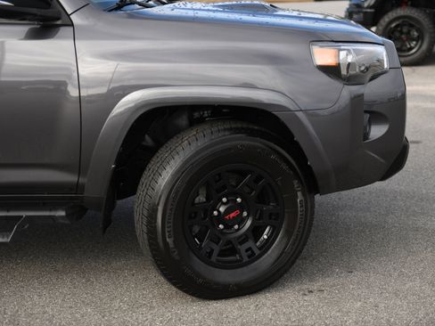 Used 2021 Toyota 4Runner Venture w/ Moonroof Package image 3