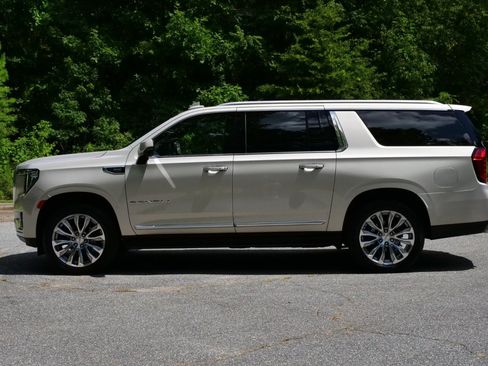 Used 2021 GMC Yukon XL Denali w/ Denali Ultimate Package AWD/4WD image 53