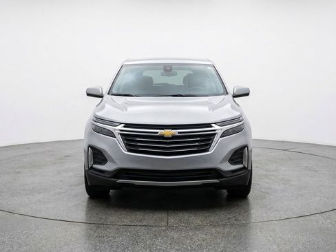 Used 2025 Chevrolet Equinox LT image 2