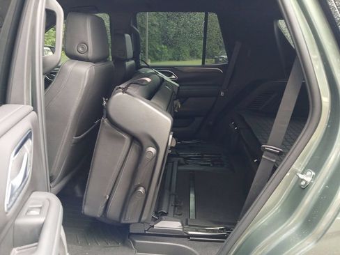 Used 2023 Chevrolet Tahoe Z71 w/ Luxury Package AWD/4WD image 32