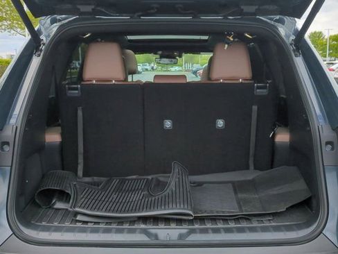 Used 2025 Toyota Grand Highlander AWD Hybrid image 18
