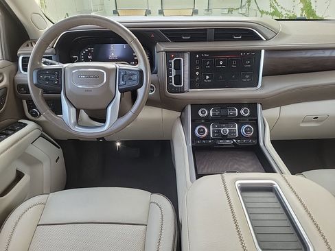 Used 2023 GMC Yukon Denali AWD/4WD image 19