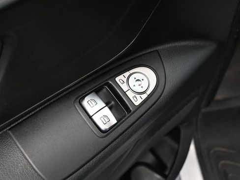 Used 2023 Mercedes-Benz Metris image 14