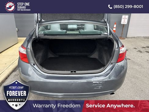 Used 2015 Toyota Corolla LE image 30