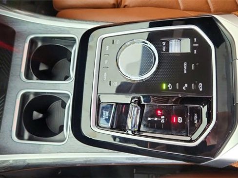 Used 2023 BMW i7 xDrive60 image 50