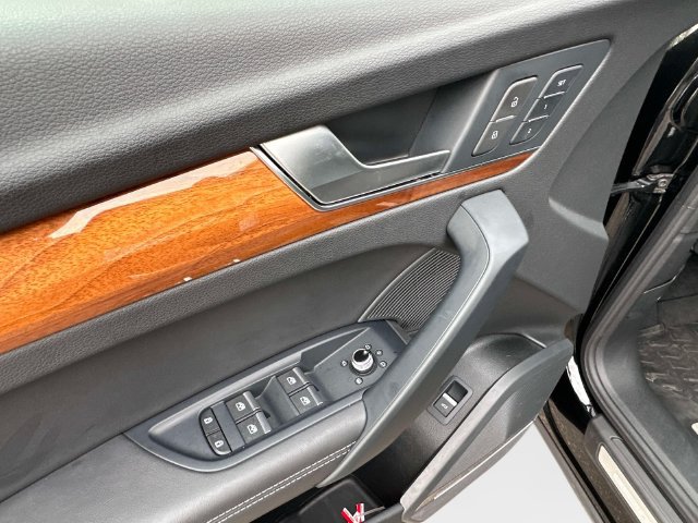 Used 2023 Audi Q5 2.0T Premium Plus AWD/4WD image 21
