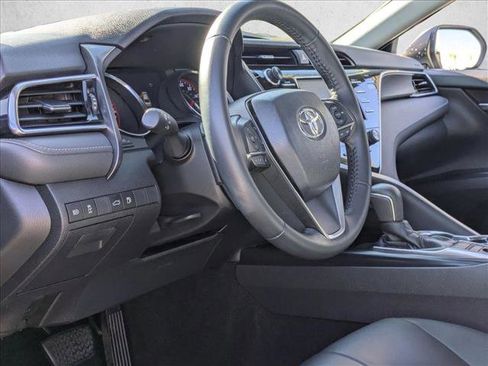 Used 2018 Toyota Camry XSE image 10