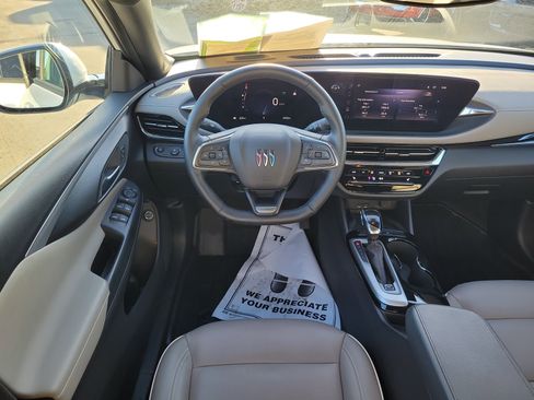 Certified 2025 Buick Envista Avenir image 11