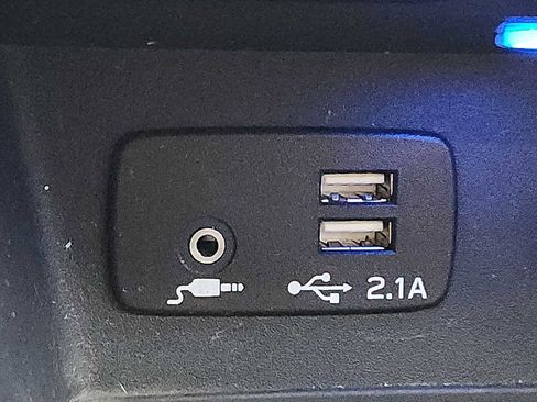 Used 2022 Subaru Forester Limited image 24