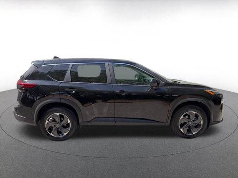 Used 2025 Nissan Rogue SV AWD/4WD image 16