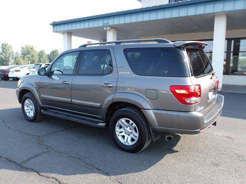 Used 2006 Toyota Sequoia Limited AWD/4WD image 3
