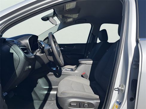 Used 2020 Chevrolet Equinox LT image 16