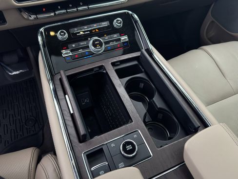 Used 2024 Lincoln Navigator L Reserve image 47