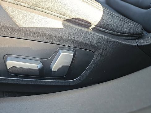 Used 2021 BMW 330i Sedan w/ Premium Package image 21