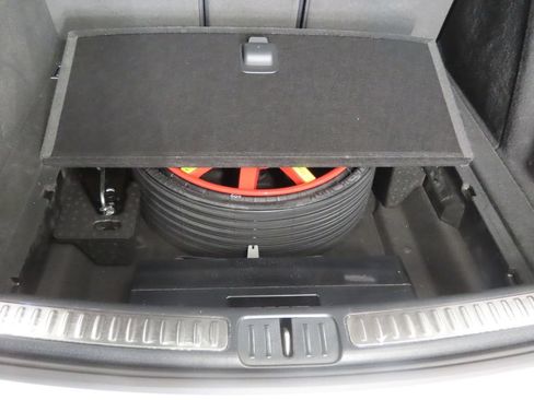 Certified 2026 Porsche Macan AWD/4WD image 49