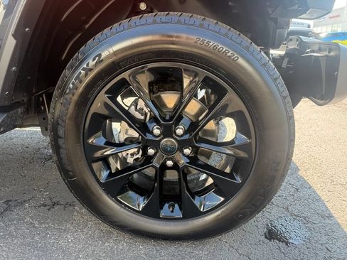 Used 2025 Jeep Wrangler Unlimited Sahara AWD/4WD image 62