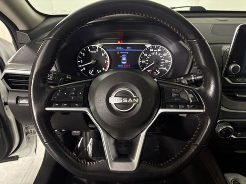 Used 2023 Nissan Altima 2.5 SR image 16