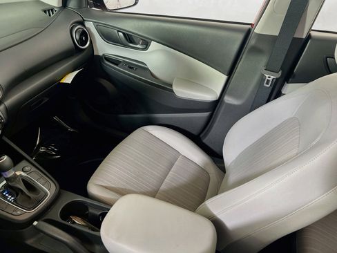 Used 2023 Hyundai Kona SEL image 21