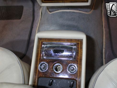 Used 1990 Rolls-Royce Silver Spur image 22