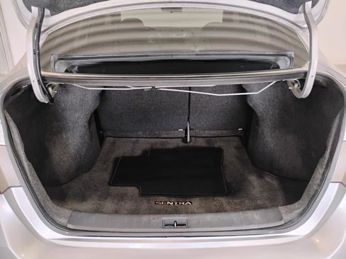 Used 2019 Nissan Sentra SV FWD image 7