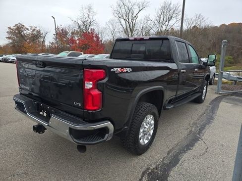 Used 2022 Chevrolet Silverado 2500 LTZ w/ LTZ Convenience Package image 5