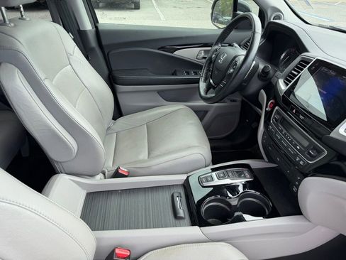 Used 2017 Honda Pilot Elite image 16