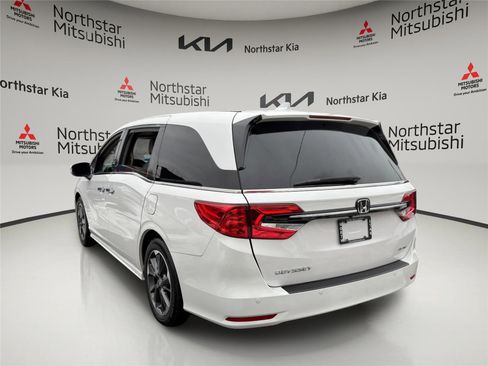 Used 2024 Honda Odyssey Elite image 2