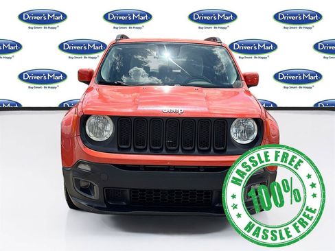Used 2015 Jeep Renegade Latitude FWD image 2