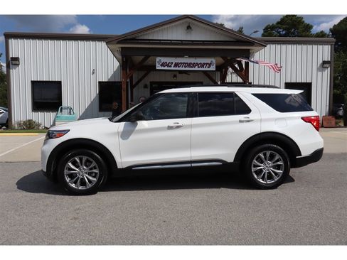 Used 2022 Ford Explorer XLT w/ Equipment Group 202A RWD image 2