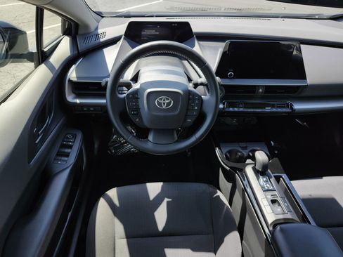 Used 2024 Toyota Prius LE image 19