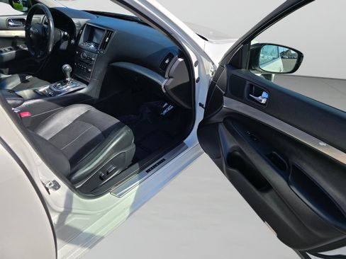 Used 2015 INFINITI Q40 w/ Moonroof Package RWD image 27