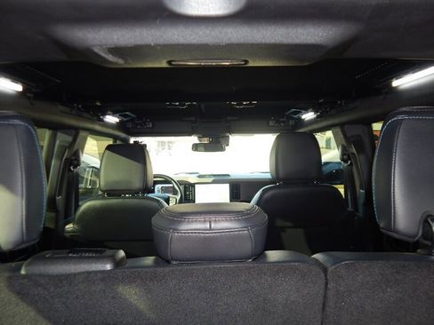 Used 2023 Ford Bronco Wildtrak image 17