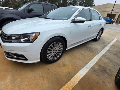 Used 2016 Volkswagen Passat 1.8T SE image 2