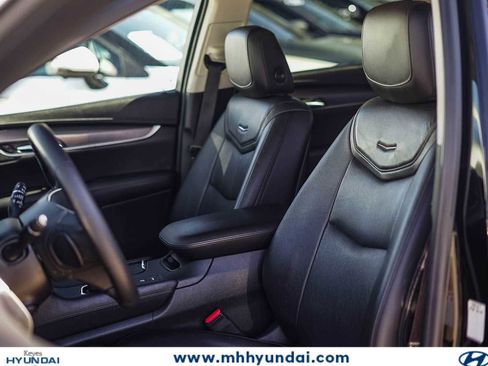 Used 2019 Cadillac XT5 Premium Luxury FWD image 19