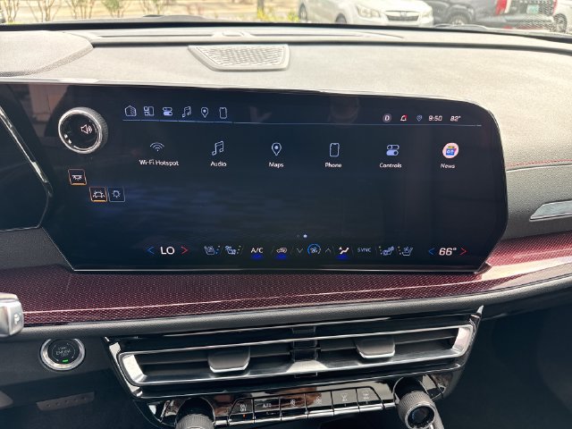 Used 2024 Chevrolet Traverse RS AWD/4WD image 18