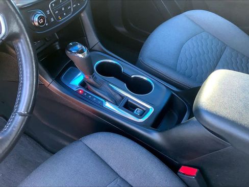 Used 2021 Chevrolet Equinox LT image 16