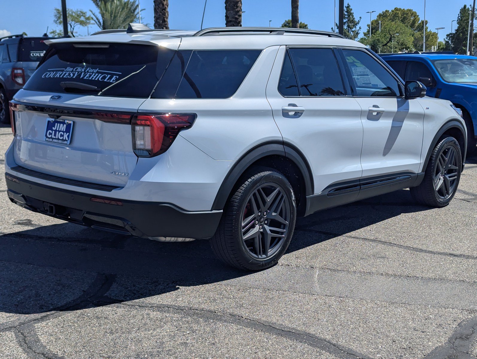 New 2026 Ford Explorer ST-Line w/ ST-Line Street Pack AWD/4WD image 2