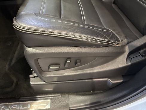 Used 2016 GMC Yukon Denali w/ Open Road Package image 28