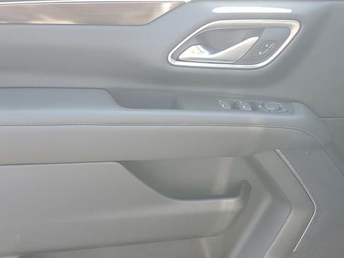 Used 2024 GMC Yukon SLE AWD/4WD image 15