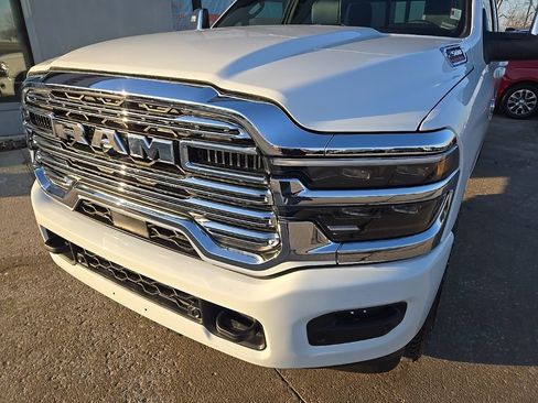 Used 2026 RAM 2500 Laramie AWD/4WD image 16