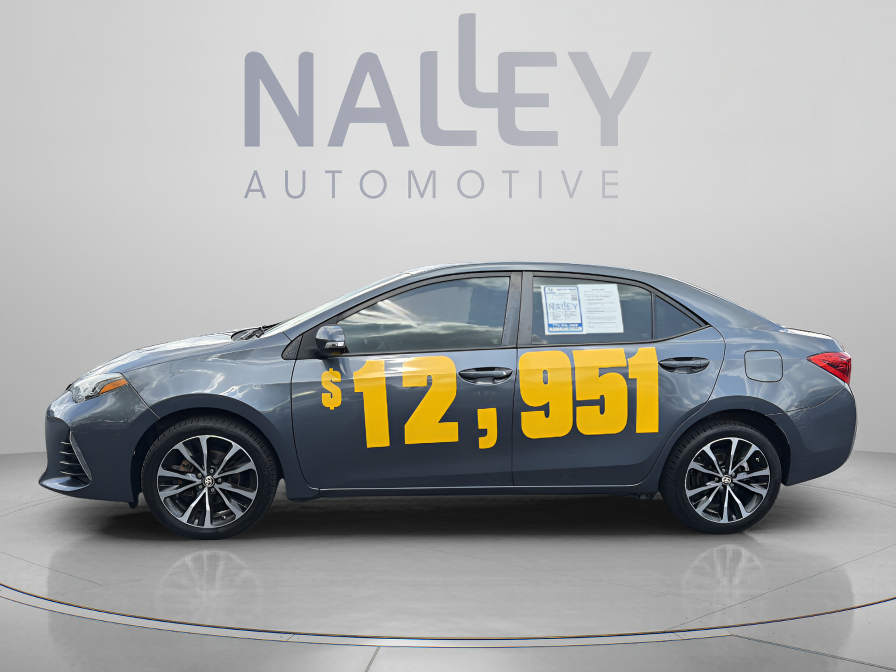 Used 2017 Toyota Corolla SE FWD image 2