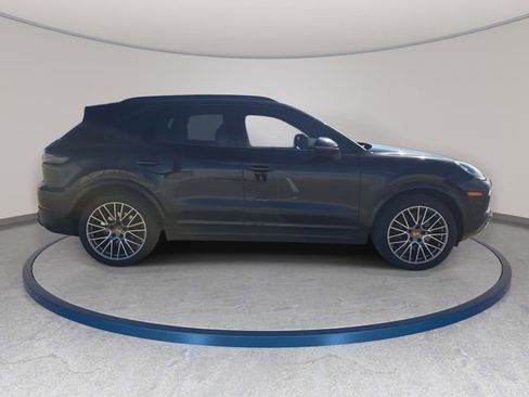 Used 2023 Porsche Cayenne Platinum Edition AWD/4WD image 5
