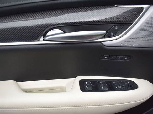 Certified 2023 Cadillac XT5 Sportv w/ Technology Package image 10